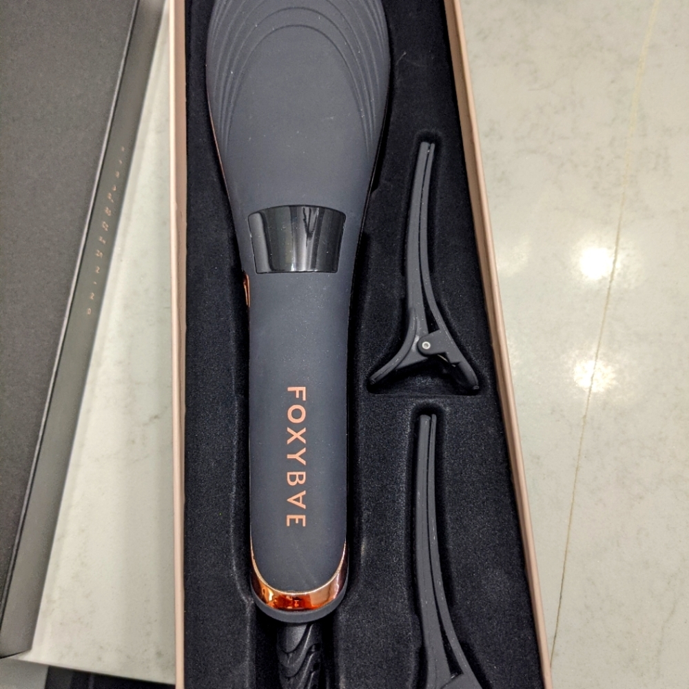ROSE GOLD STRAIGHTENING BRUSH